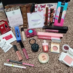 28pc High End Makeup Bundle